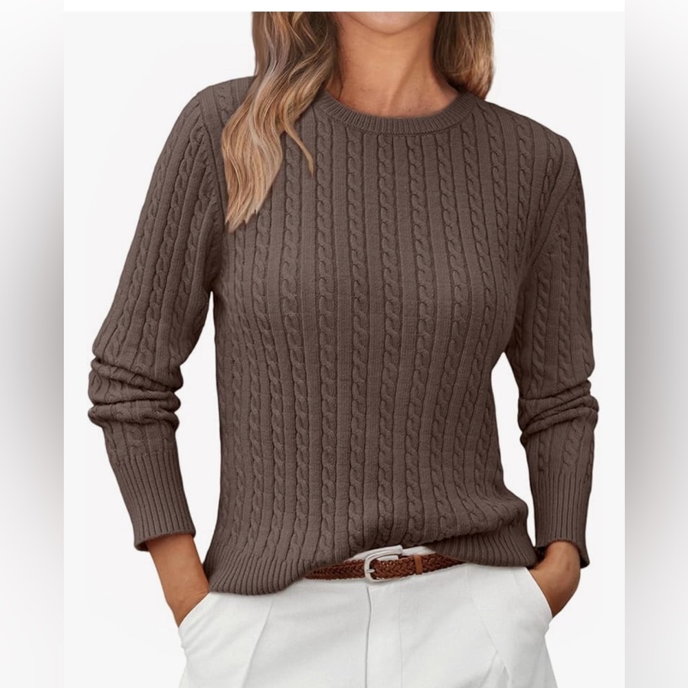 NWT Cable knit long sleeve pullover Crewneck sweater. Women’s S. Nutmeg Brown